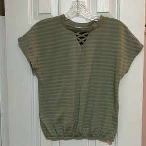 BKE Youth Girls Top Short Sleeve Size Large